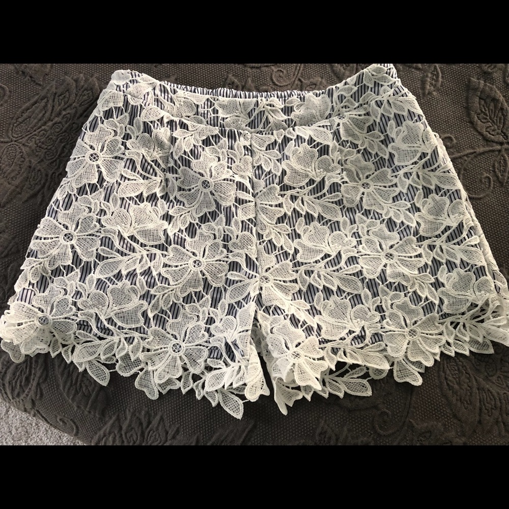 SALE 2/$20 Like New Lace with blue pinstripe shorts
